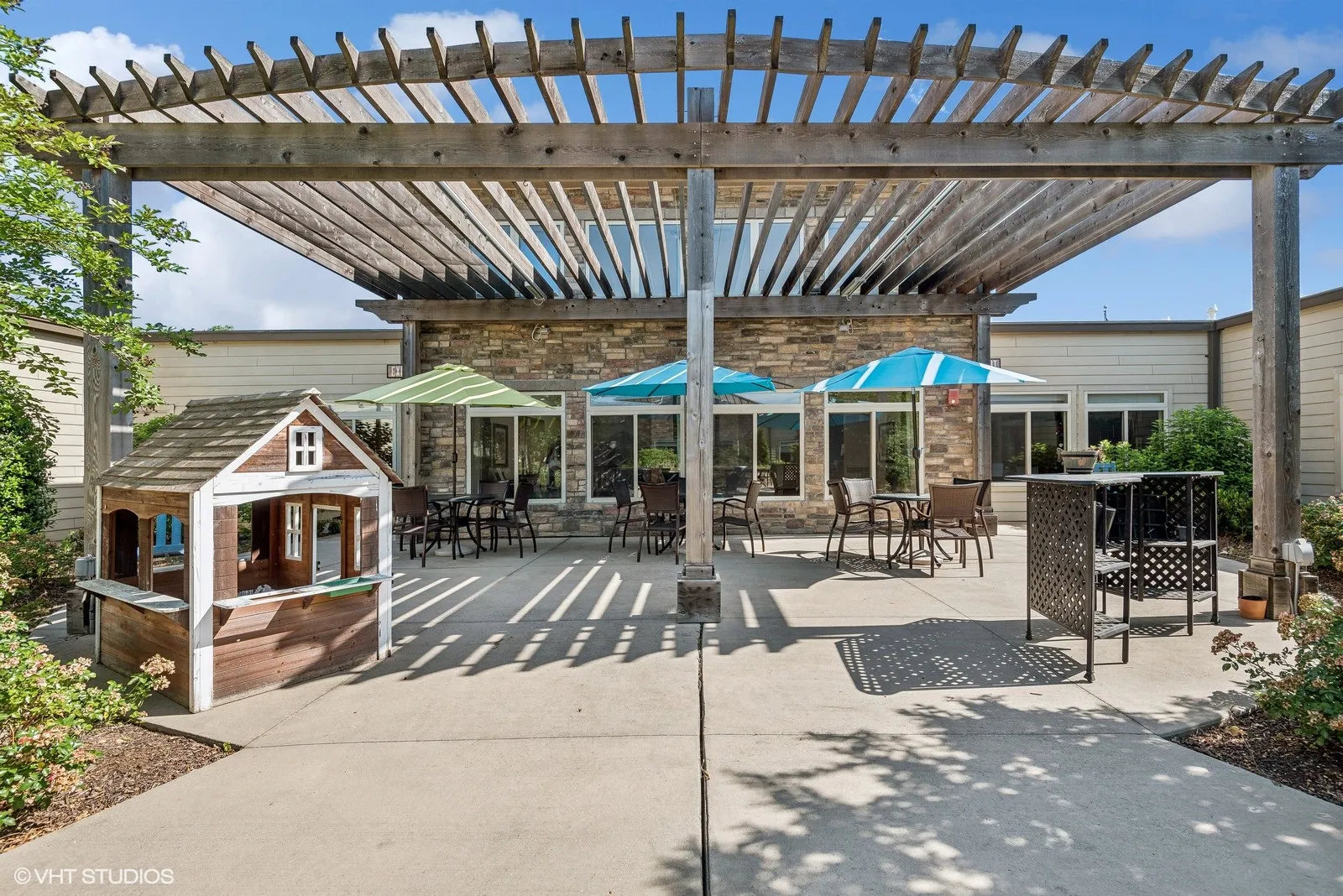 01_650WatkinsCentreParkway_2002_Large