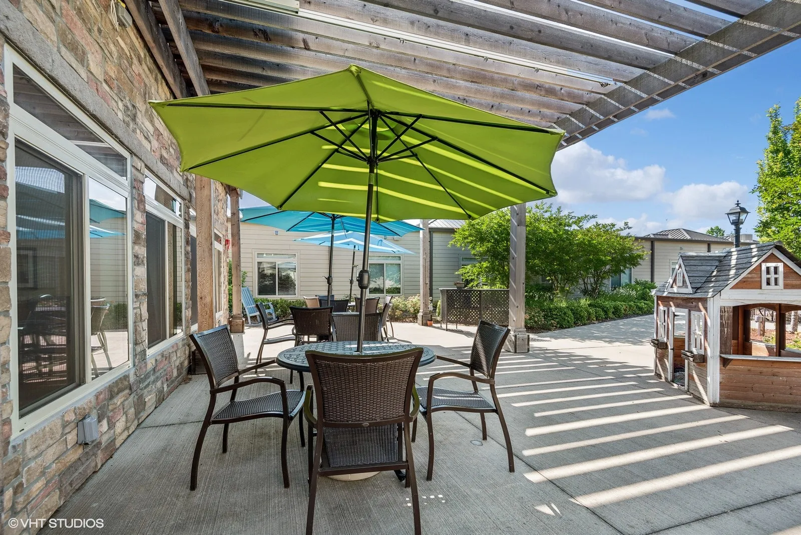 02_650WatkinsCentreParkway_2006_Large