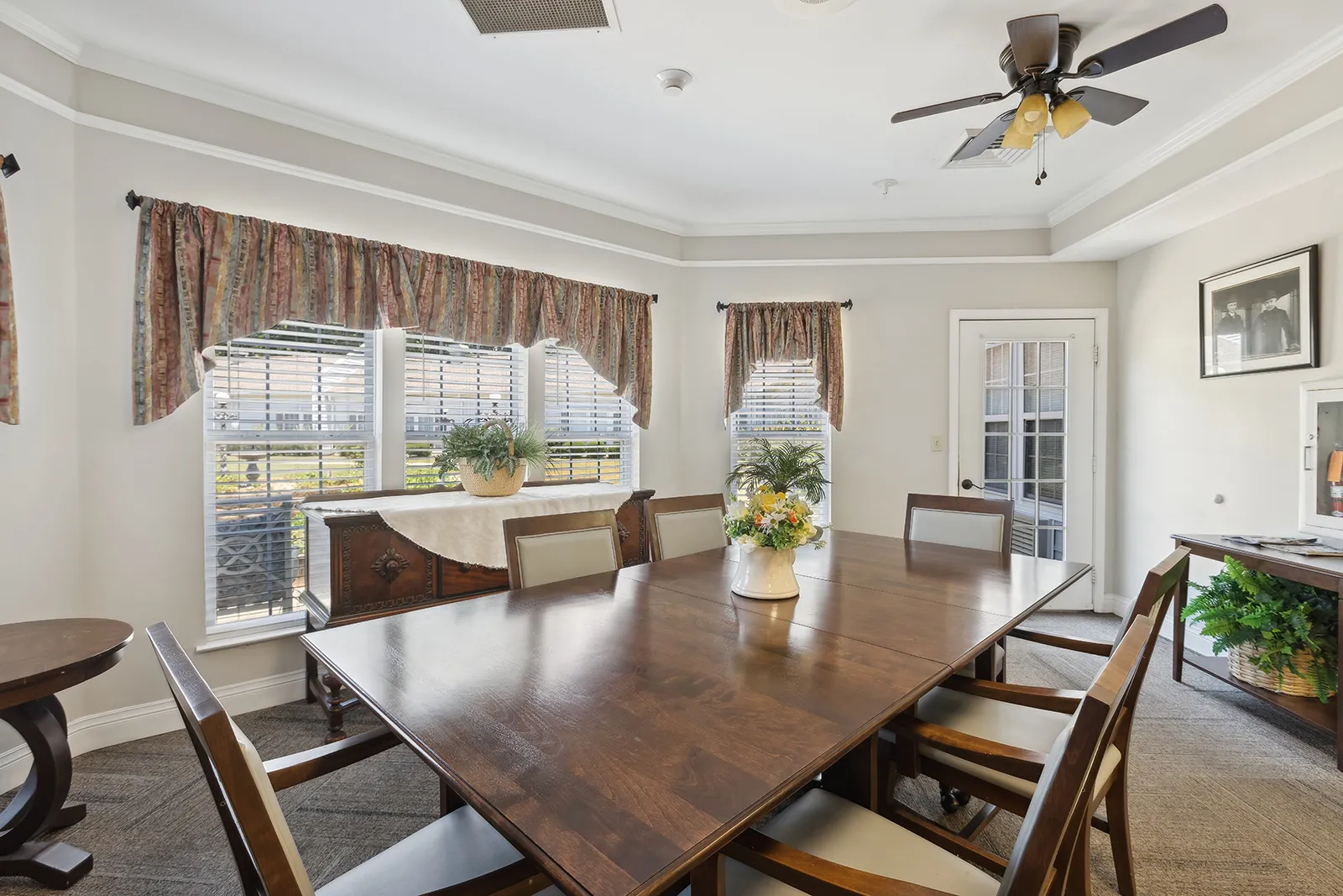 03_413CoxBoulevard_2009_HiRes