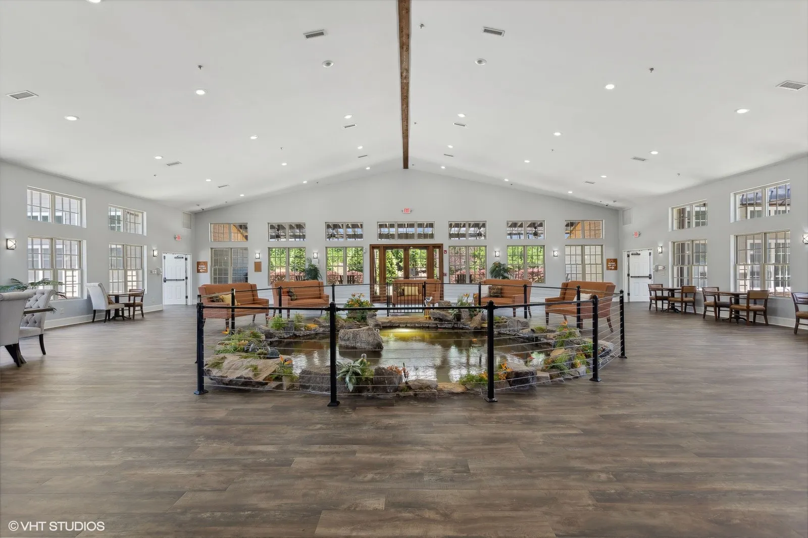 04_3333ECherokeeDr_109_Location9_Large