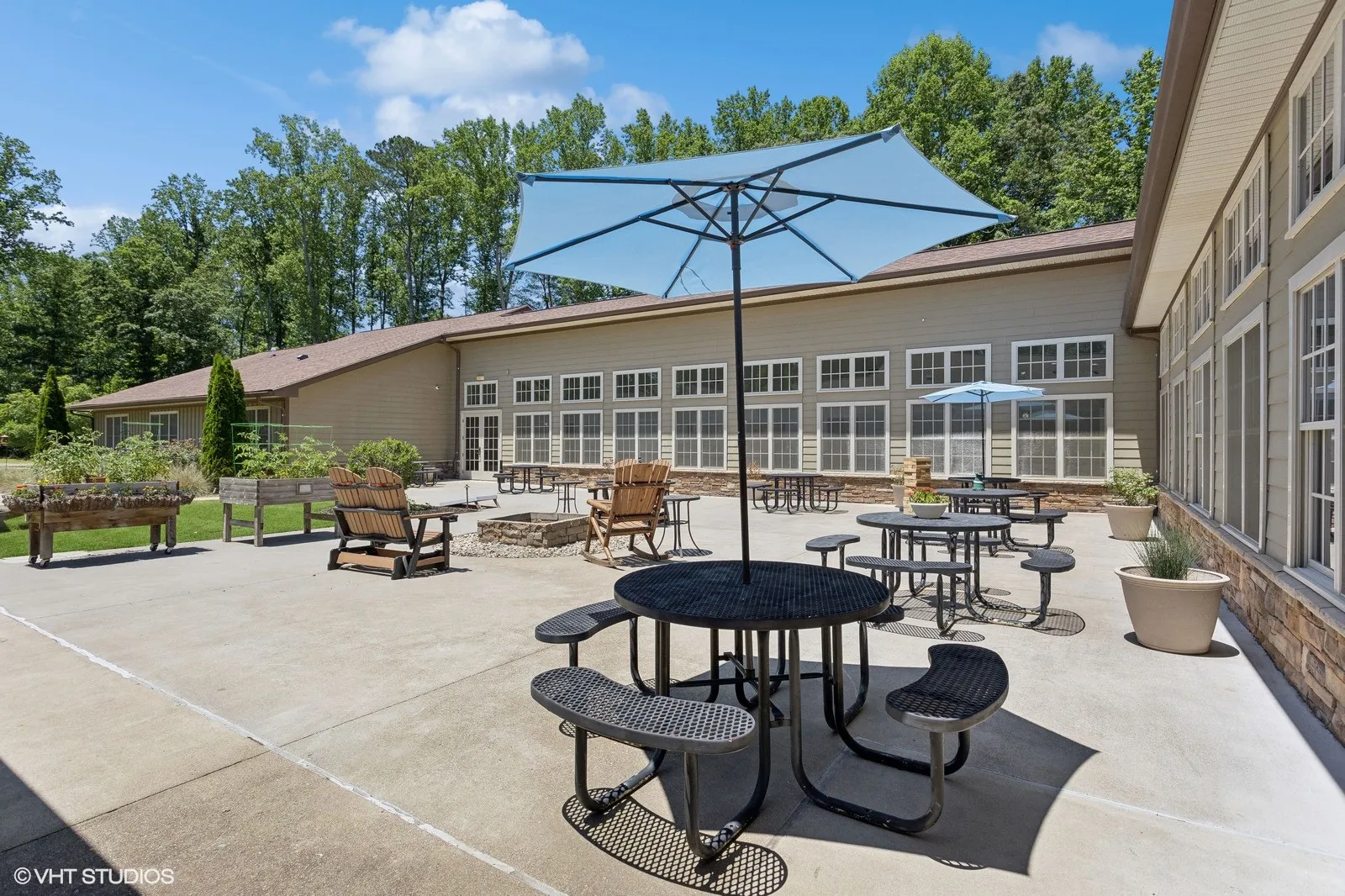 05_3333ECherokeeDr_110_Location10_Large