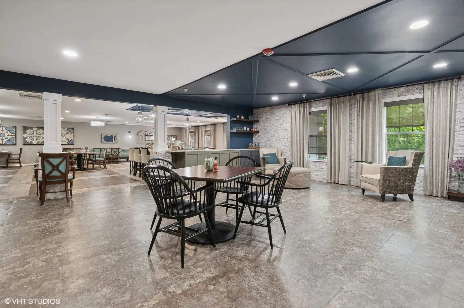 07_580TommyLeeFullerDrive_2010_Large