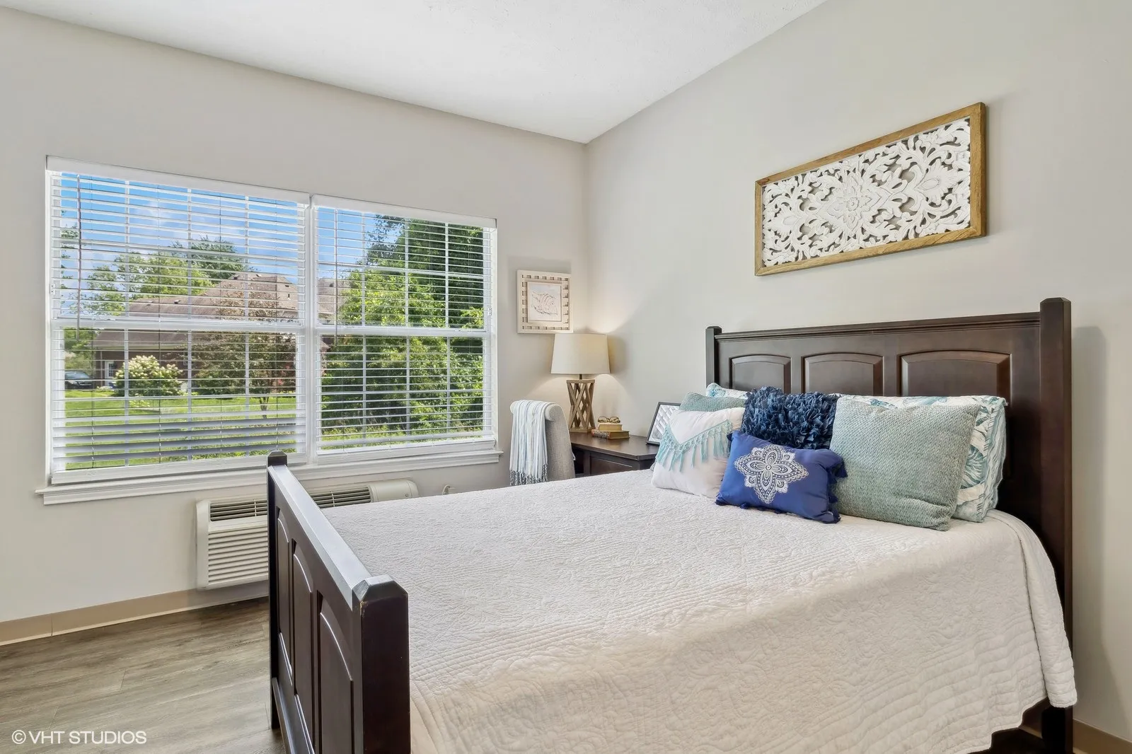 08_1700ElmdaleRoad_2014_Large