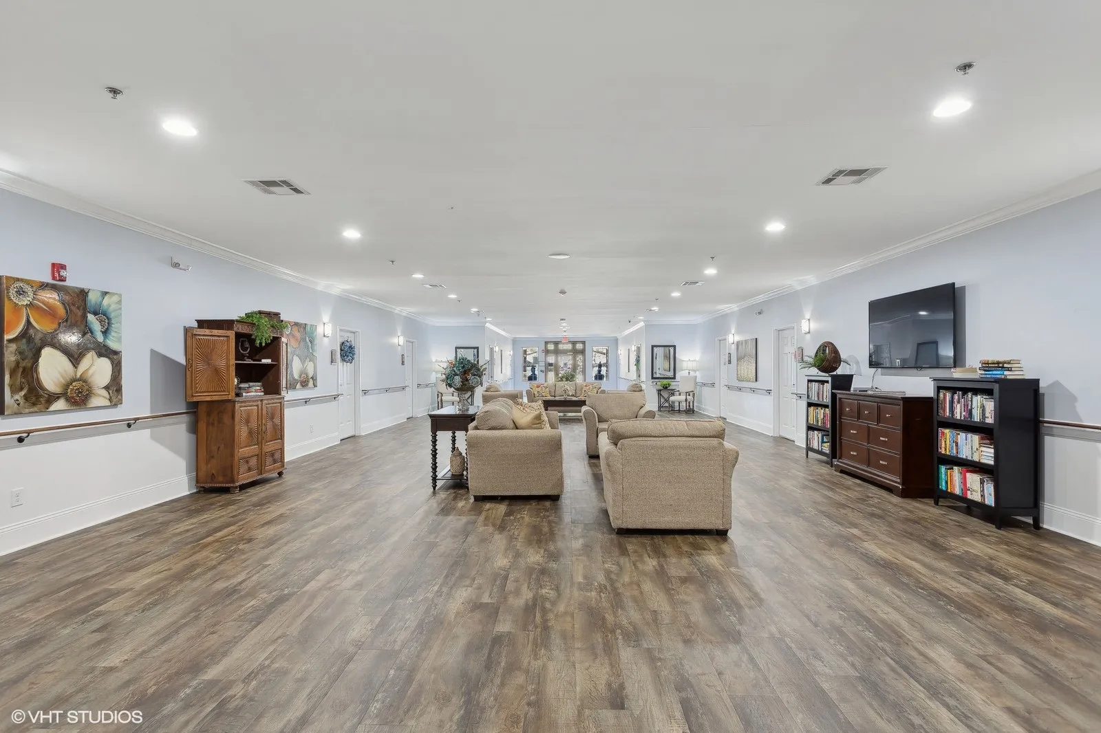 08_3333ECherokeeDr_214_Location14_Large