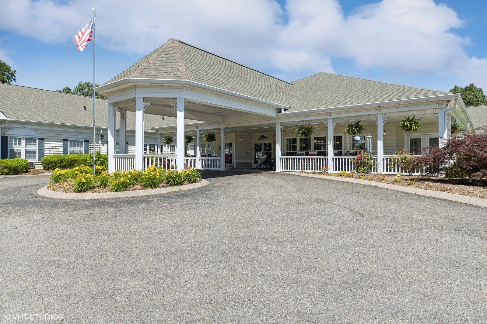 10_1517WestBroadway_2015_Large