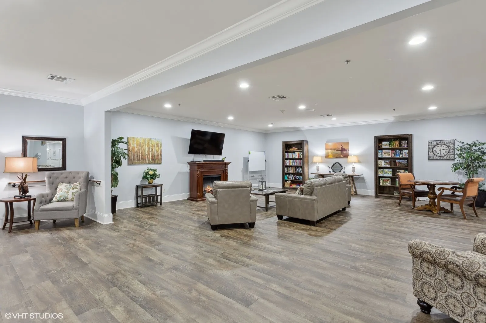 10_3333ECherokeeDr_216_Location16_Large