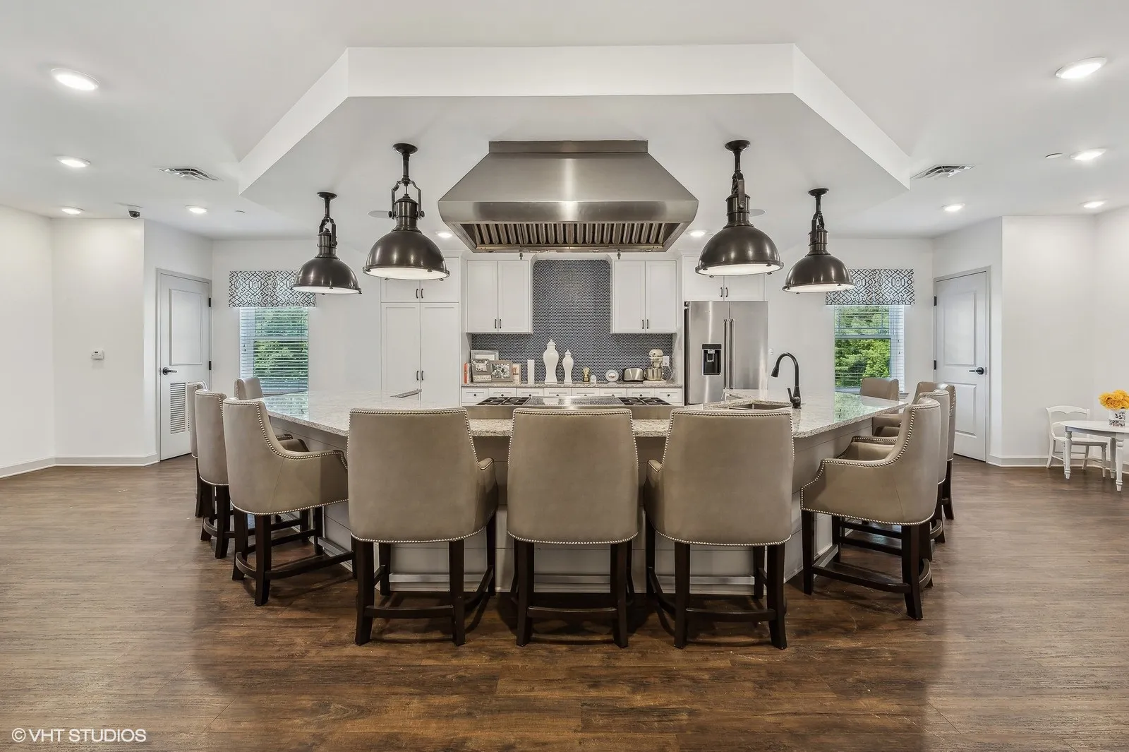 11_90RuthLane_2020_Large