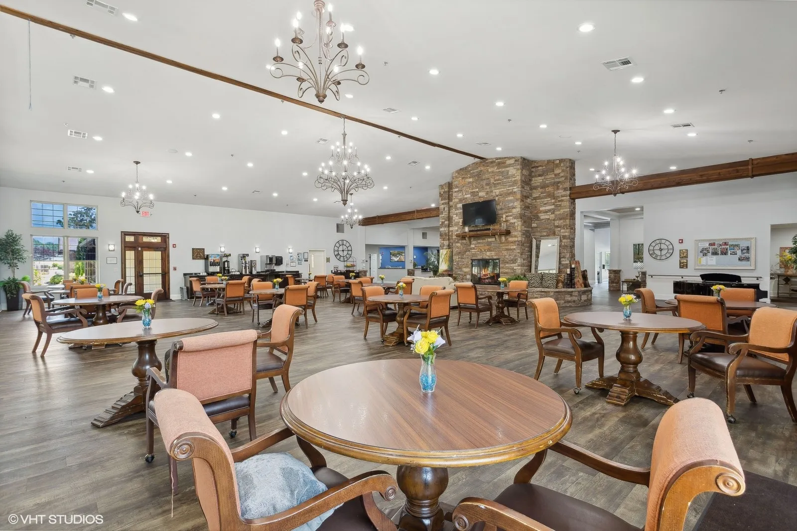 16_3333ECherokeeDr_2021_Large