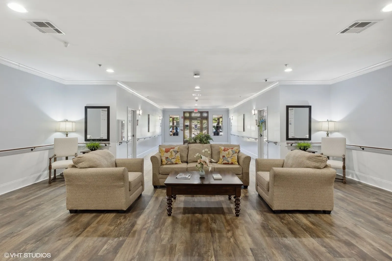 18_3333ECherokeeDr_2043_Large