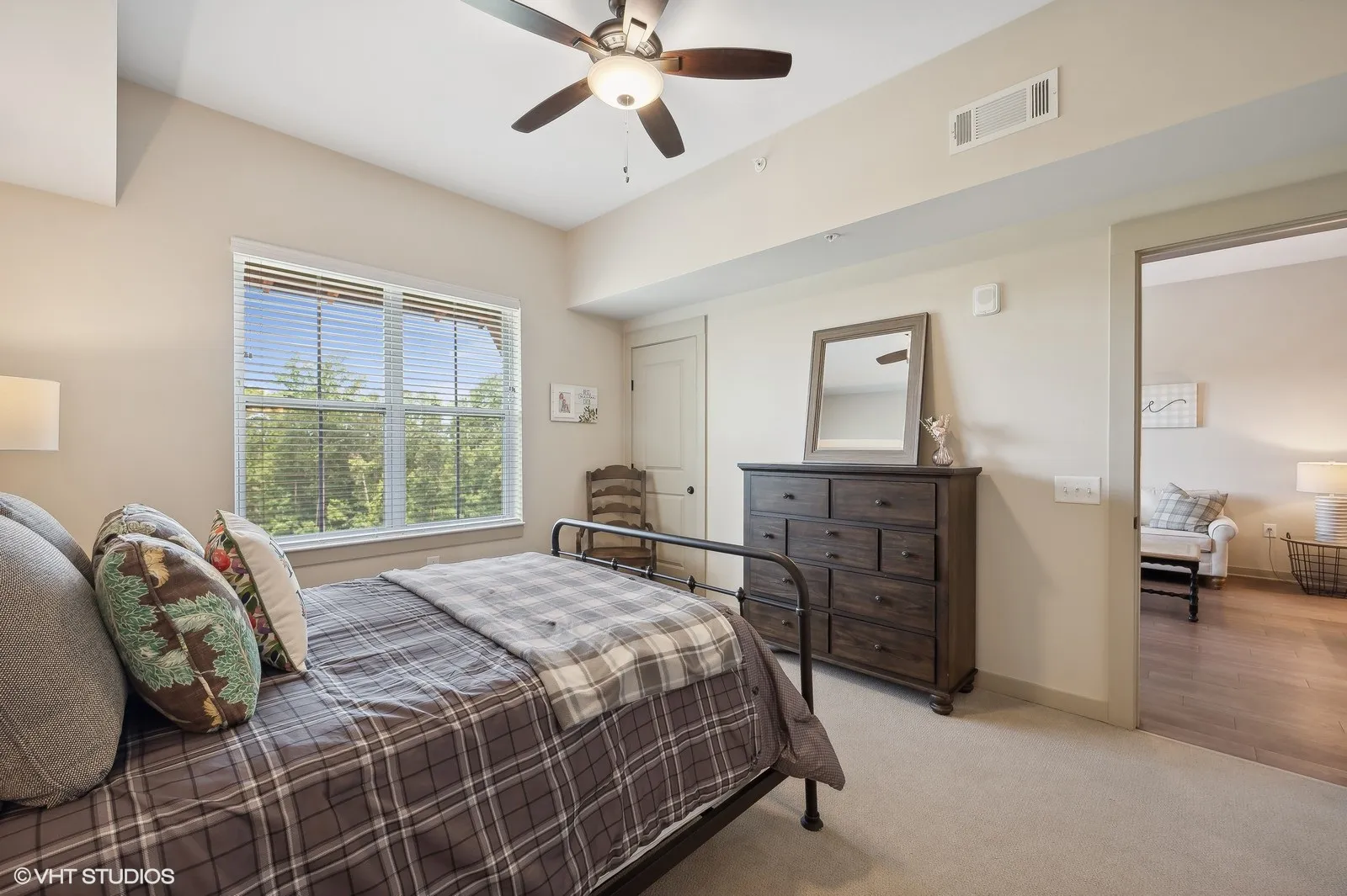 19_1929FriendshipRoad_2032_Large