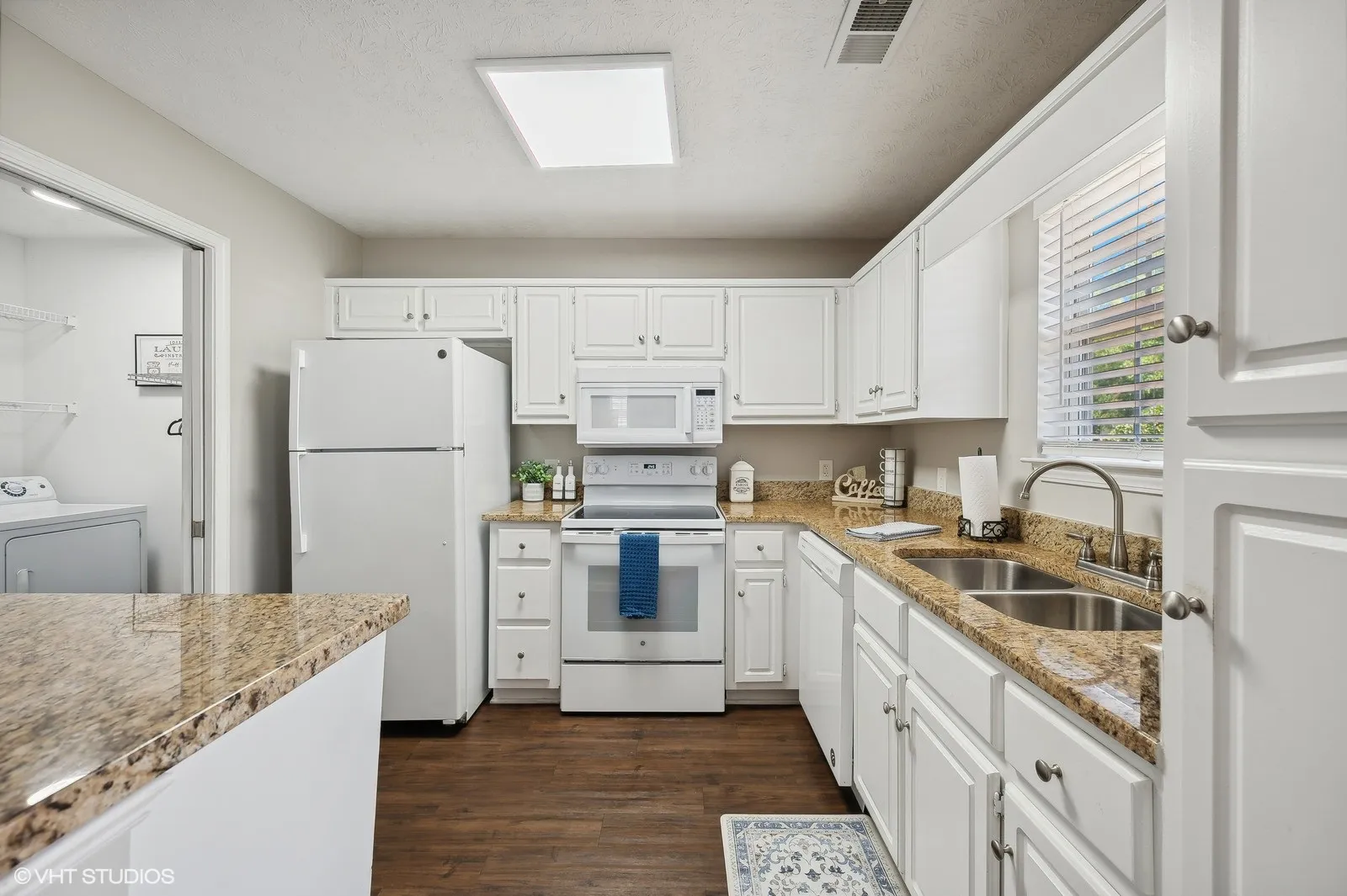 21_580TommyLeeFullerDrive_2035_Large