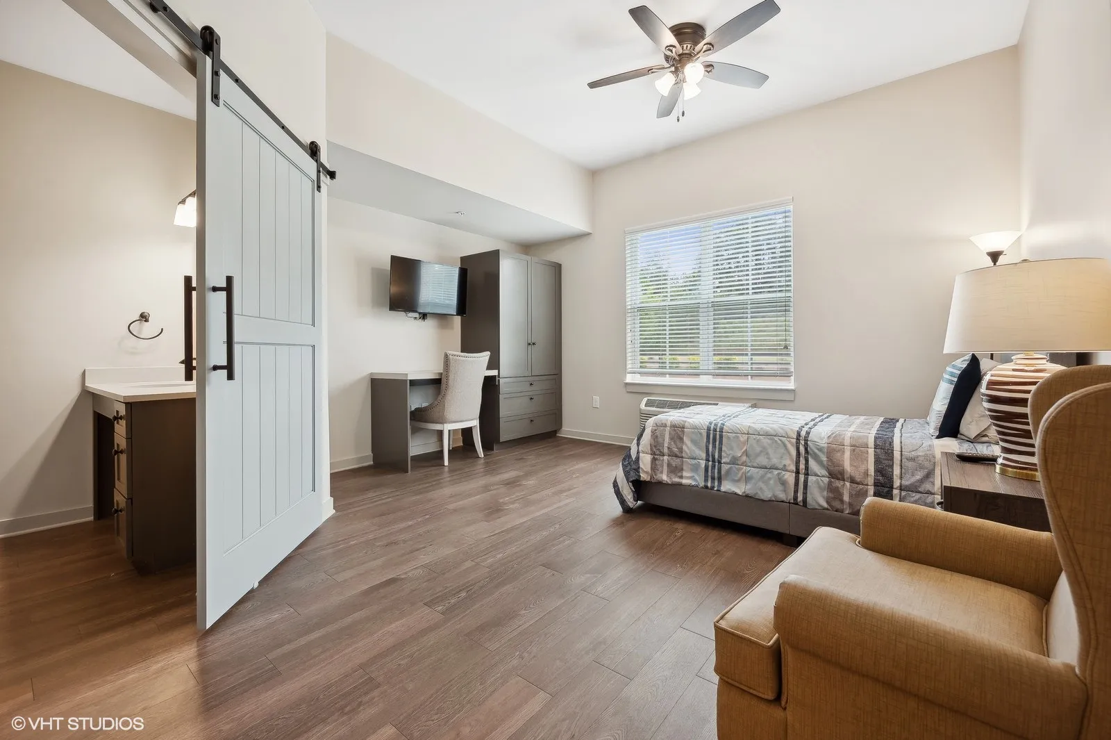 33_1929FriendshipRoad_2061_Large