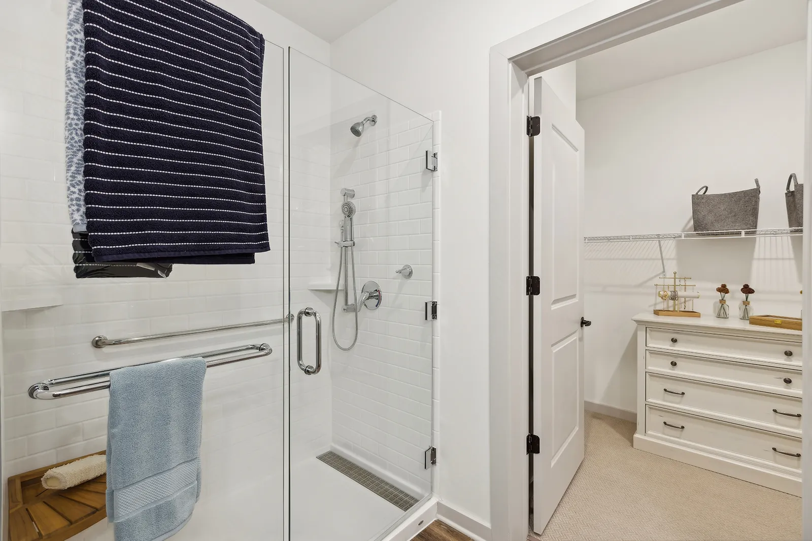 14_1200WillowViewDrive_2030_HiRes