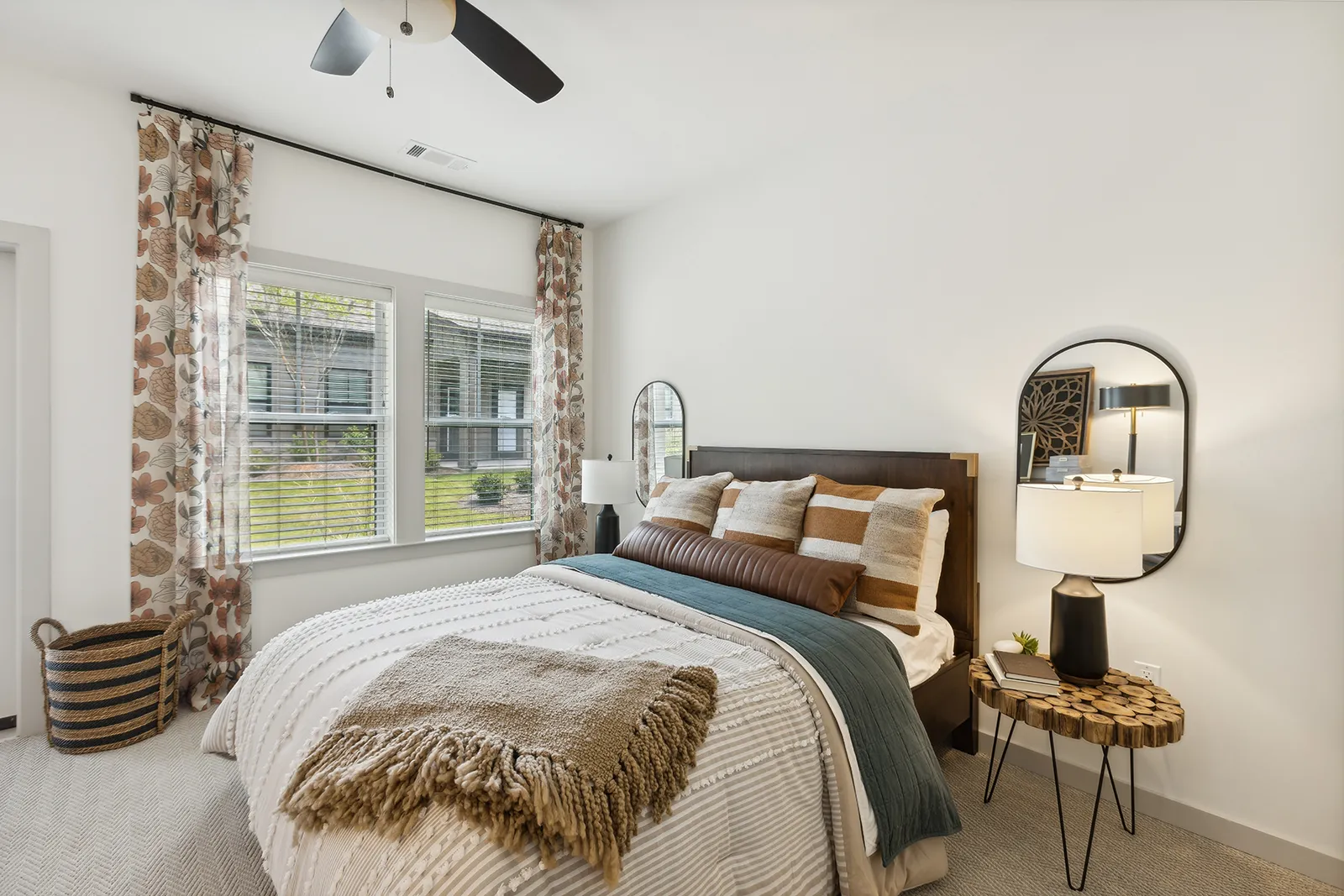 23_1200WillowViewDrive_2045_HiRes