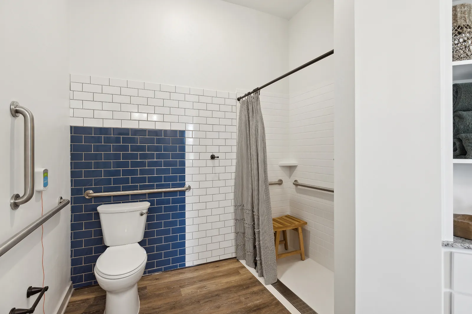 34_1200WillowViewDrive_2077_HiRes