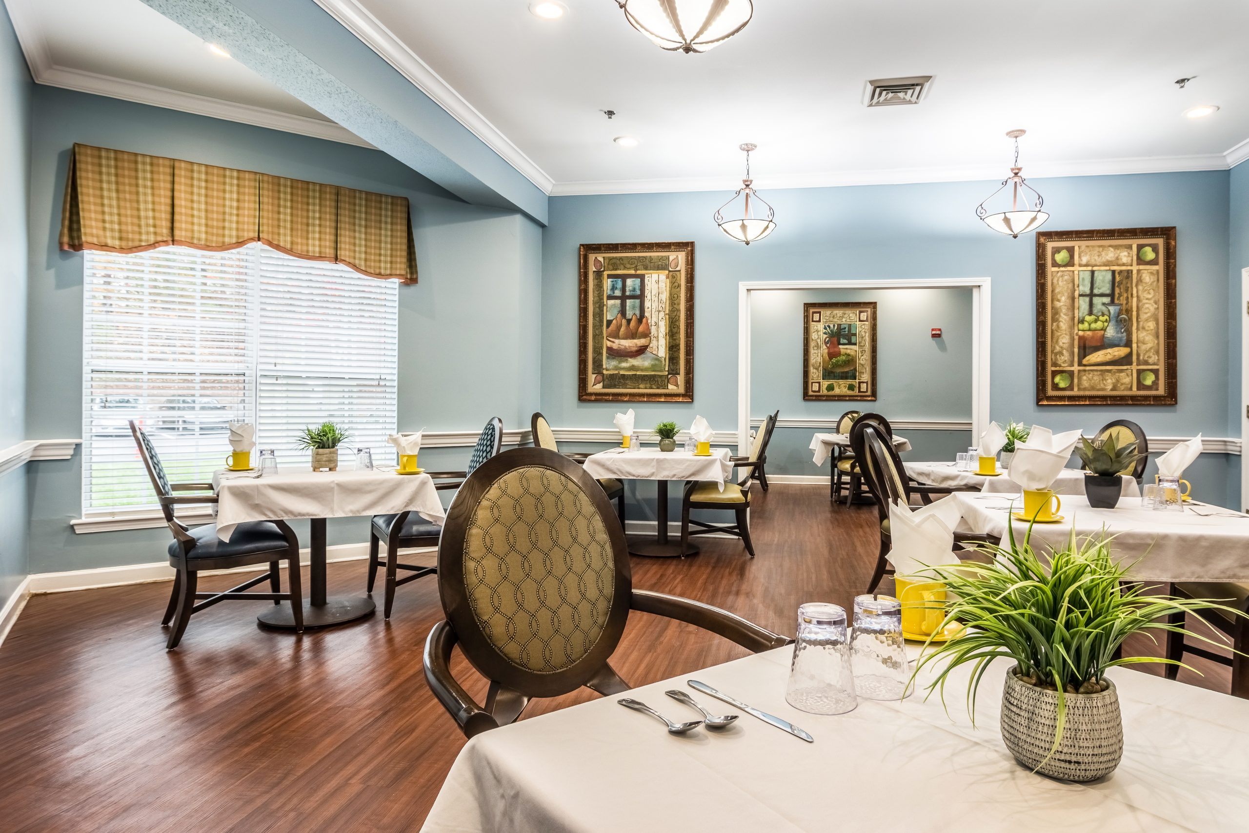 Memory_Care_Dining_Room_1