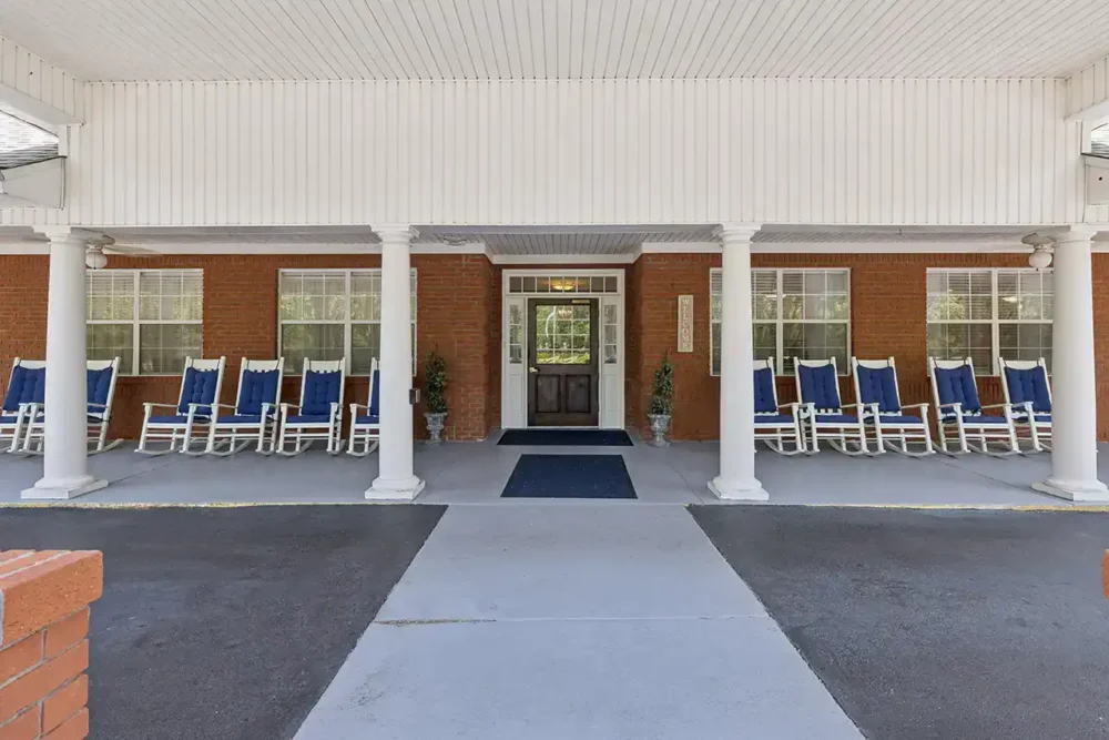 03-Neighborhood at Dothan-Entrance-1000x667