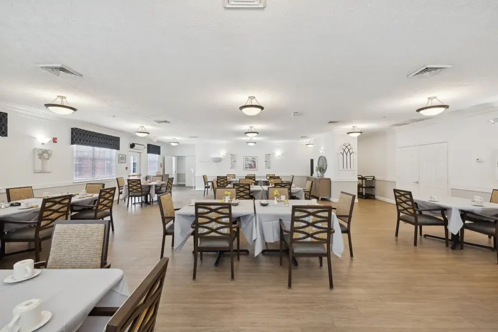 18-Neighborhood at Dothan-Community-Dining-Room-1000x667