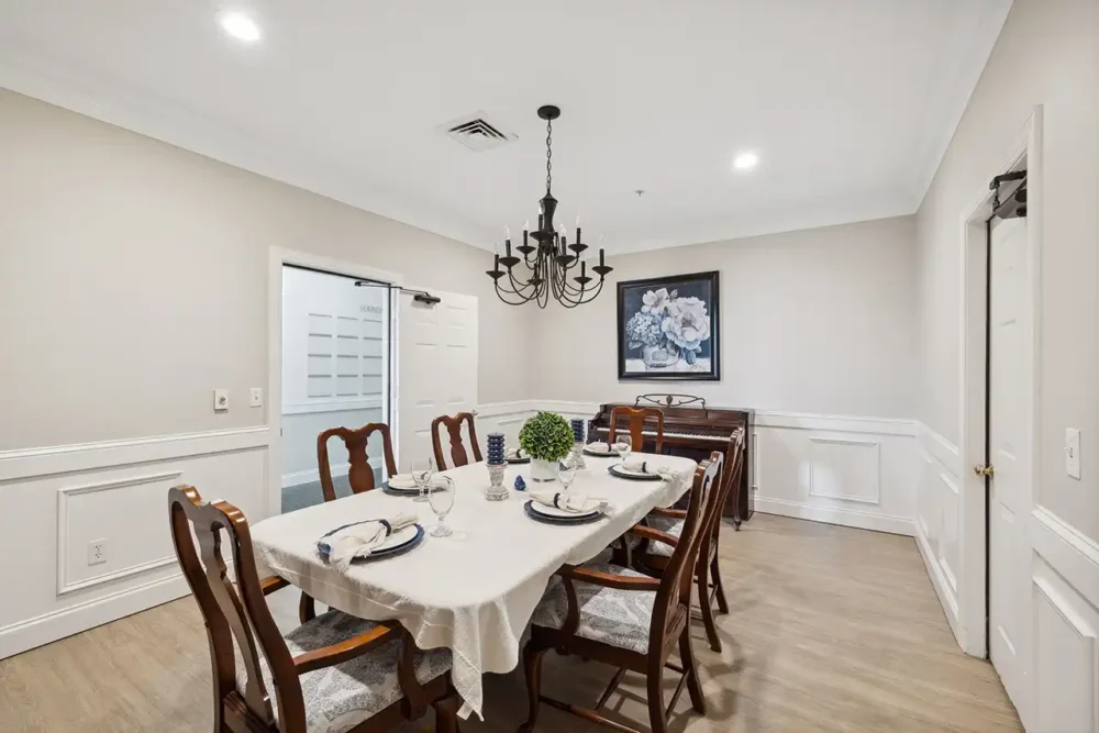 19-Neighborhood at Dothan-Private-Dining-Room-1000x667