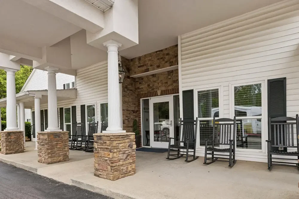 Vestavia-Hills-03-Front-Porch-1000x667