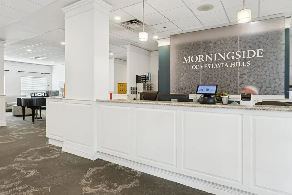 Vestavia-Hills-04-Lobby-Concierge-1000x667