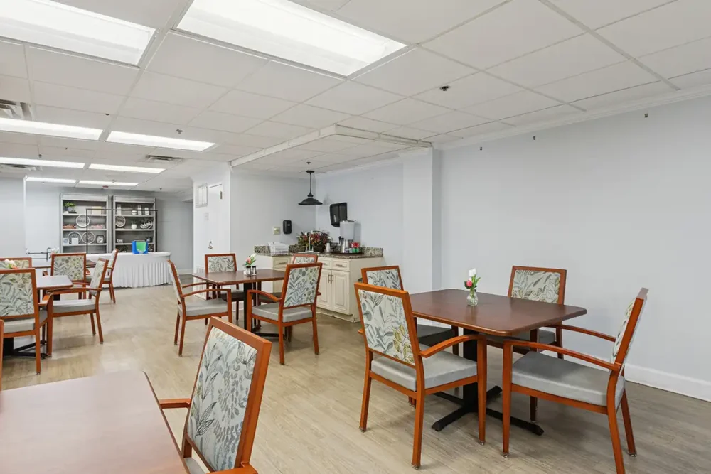 Vestavia-Hills-10-Memory-Care-Dining-Room-1000x667