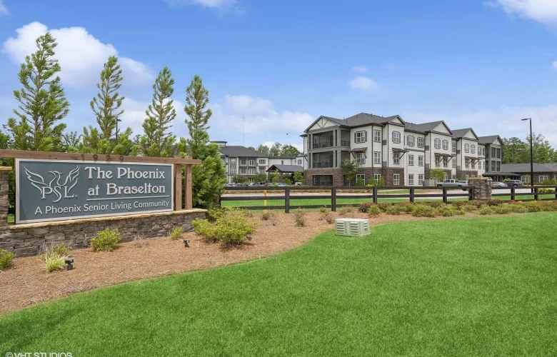 01_1929FriendshipRoad_2005_Large - Phoenix Senior Living