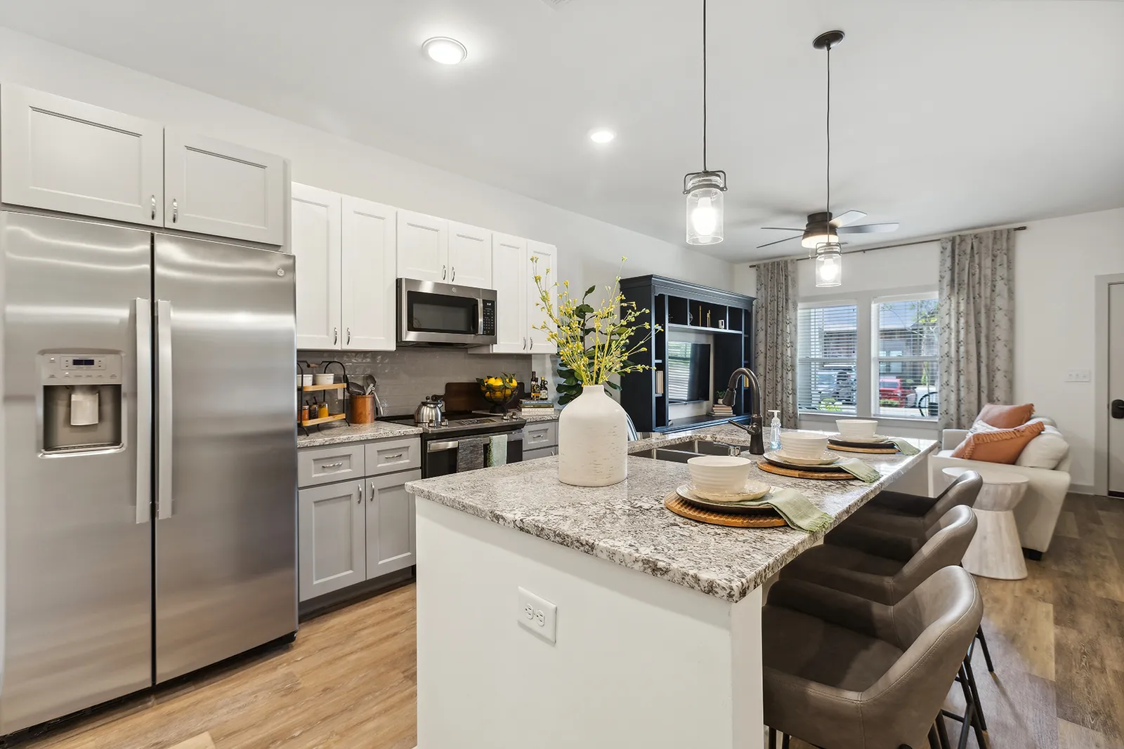 21_1200WillowViewDrive_2042_HiRes
