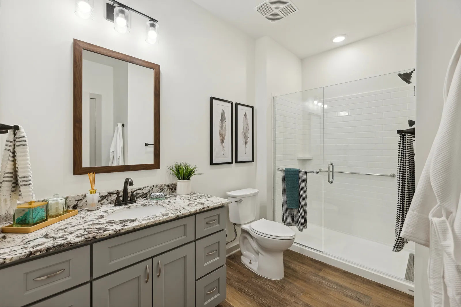 26_1200WillowViewDrive_2057_HiRes