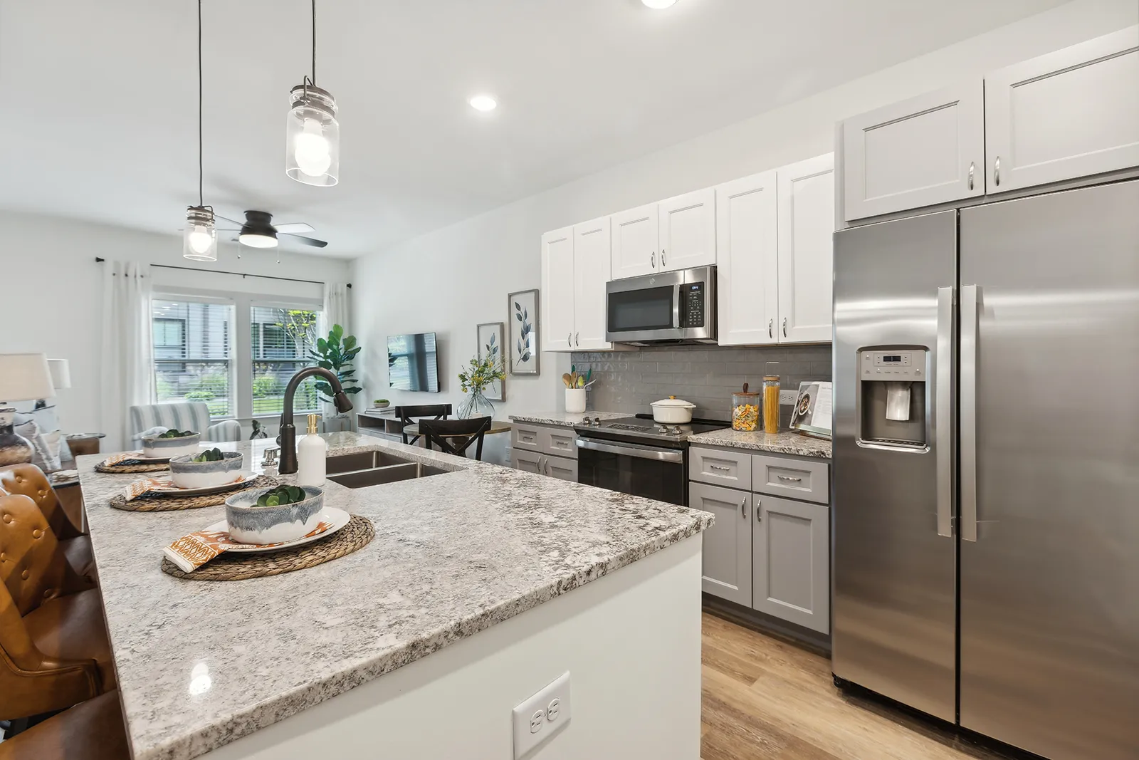27_1200WillowViewDrive_2061_HiRes