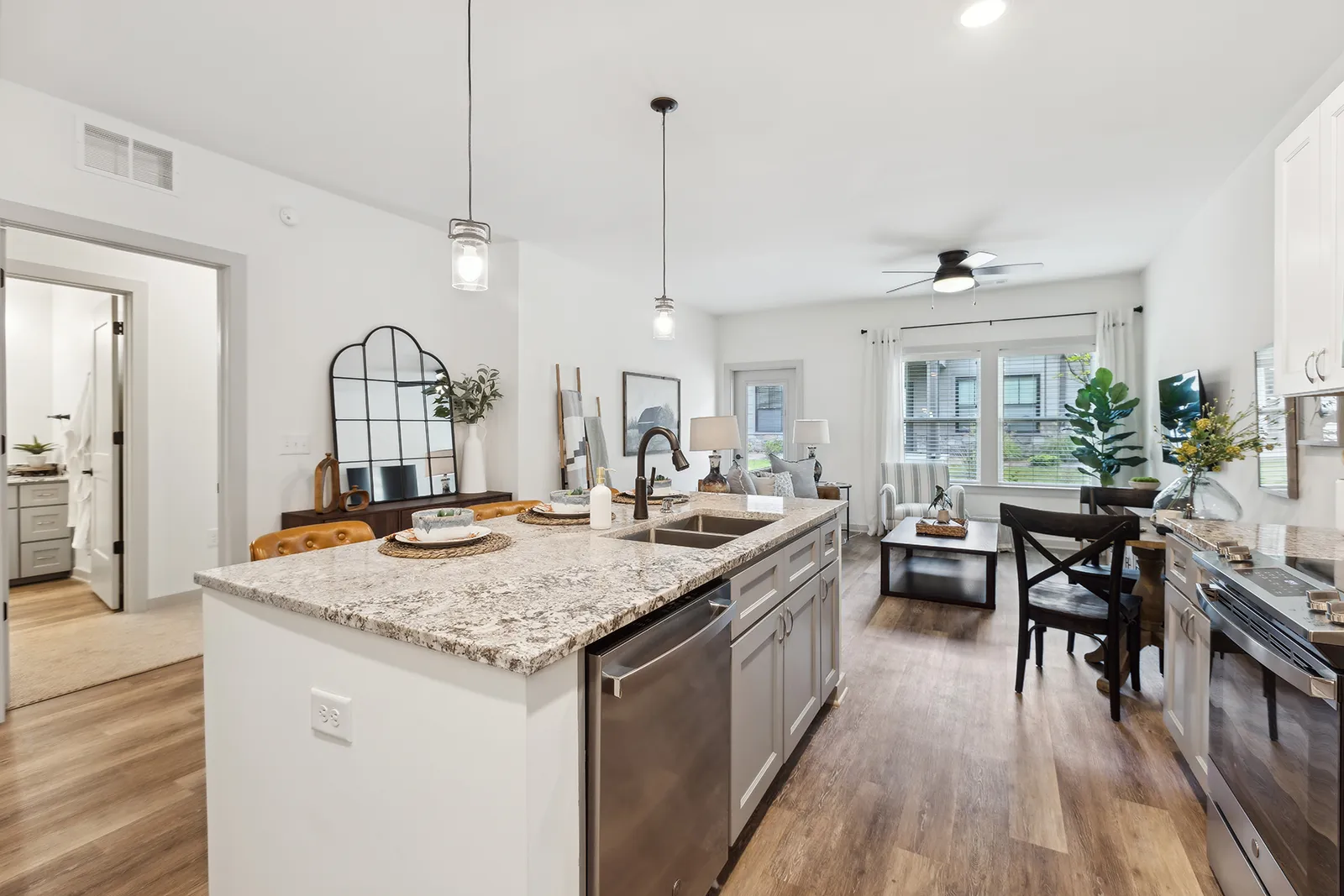28_1200WillowViewDrive_2062_HiRes