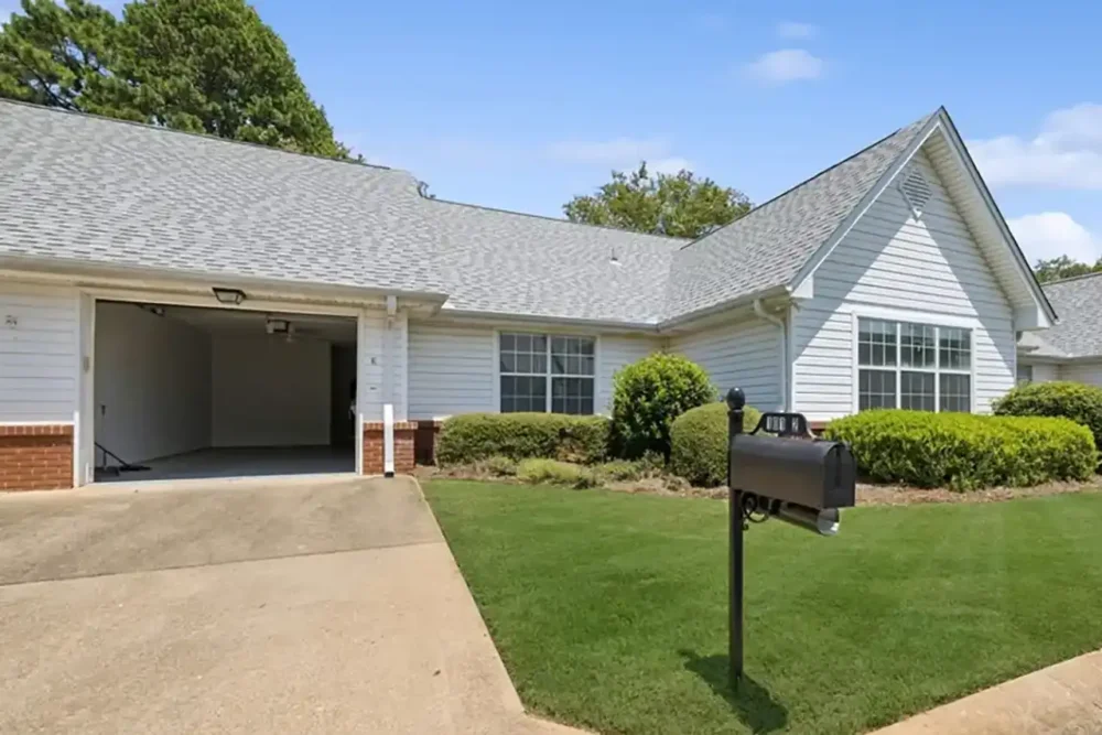 10-Neighborhood at Dothan-Model-Two-Bedroom-Cottage-1000x667
