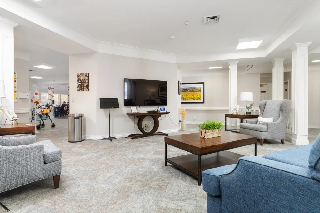 The Retreat at Maple Ridge seating area with tv